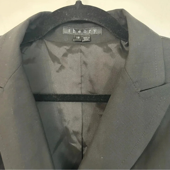 Theory Women's Long Sleeve Black Wool Blazer Jacket Size 12 GUC - Picture 4 of 8